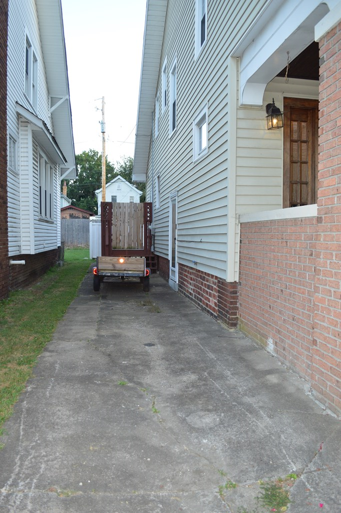 1906 Kinneys Lane, Portsmouth, OH 45662 - #3