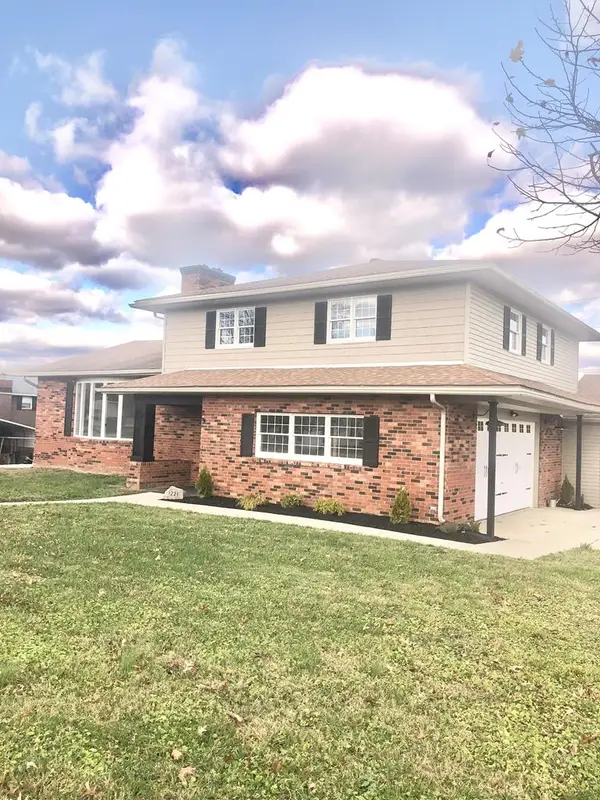 1221 Prospect Ave, Worthington, KY 41183