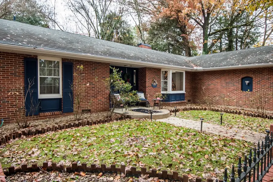 2216 Woodlawn, Portsmouth, OH 45662 - #2