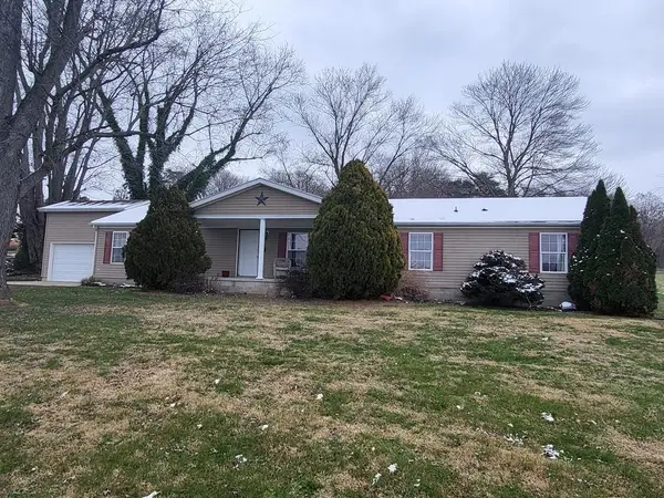 68 Wood St, South Webster, OH 45682