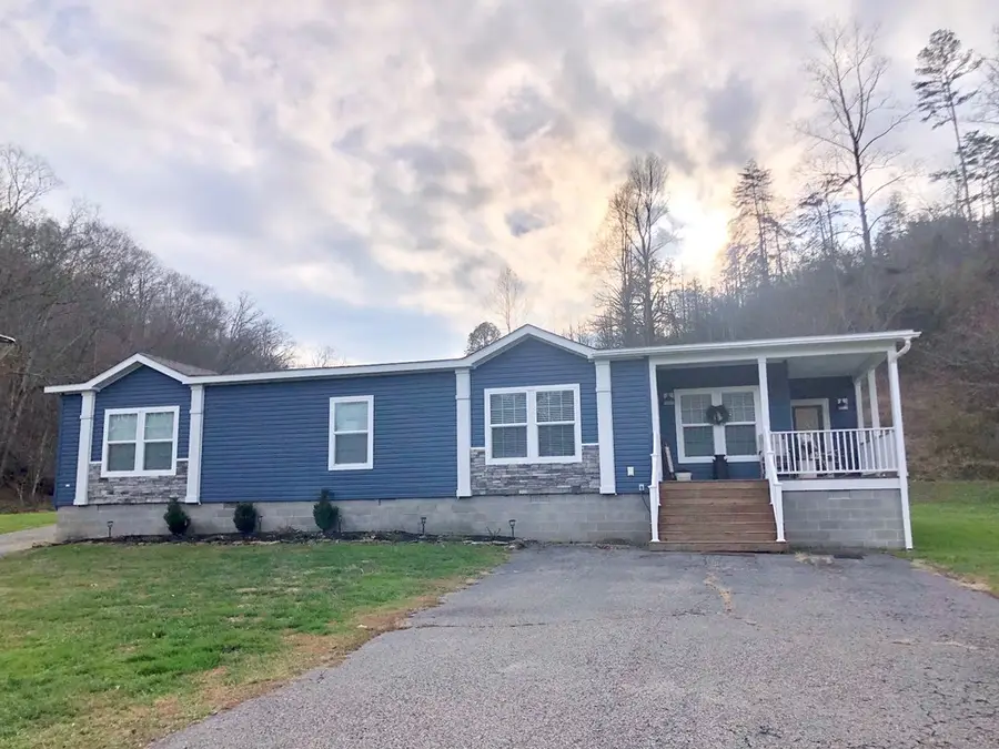 3365 St Rt 827, Greenup, KY 41144 - #3