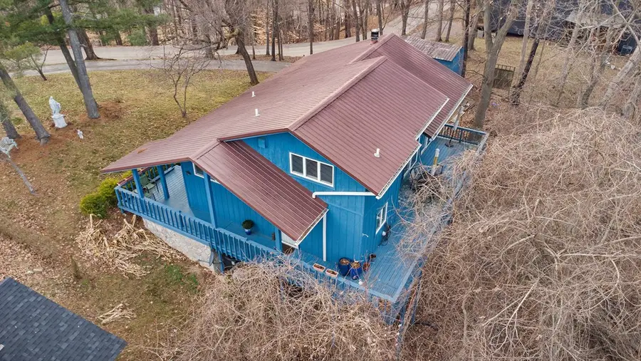 2307 Hillcrest Rd., Ashland, KY 41101 - #2