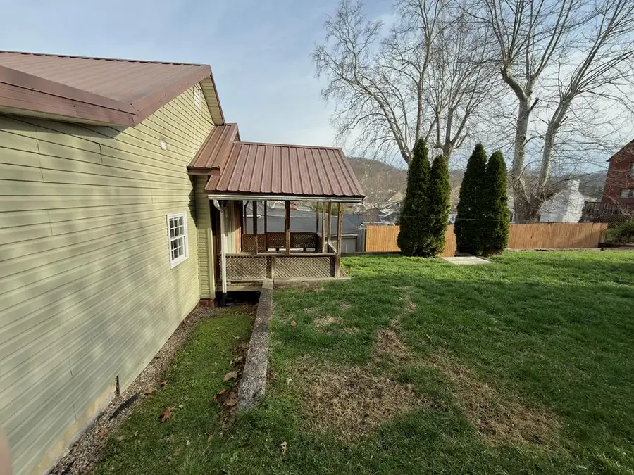 2804 Brant Ave, Portsmouth, OH 45662 - #3