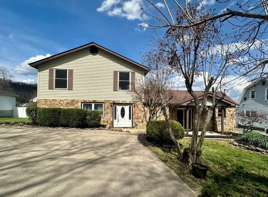 319 Raymond Avenue, West Portsmouth, OH 45663 - #2