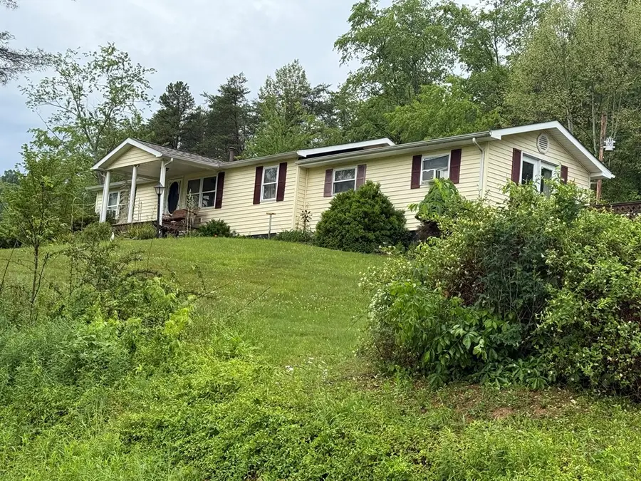 3126 Laurel Rd., Greenup, OH 41144 - #3