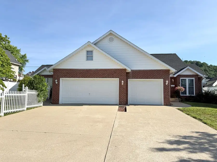 4251 Spruce Street, New Boston, OH 45662 - #2
