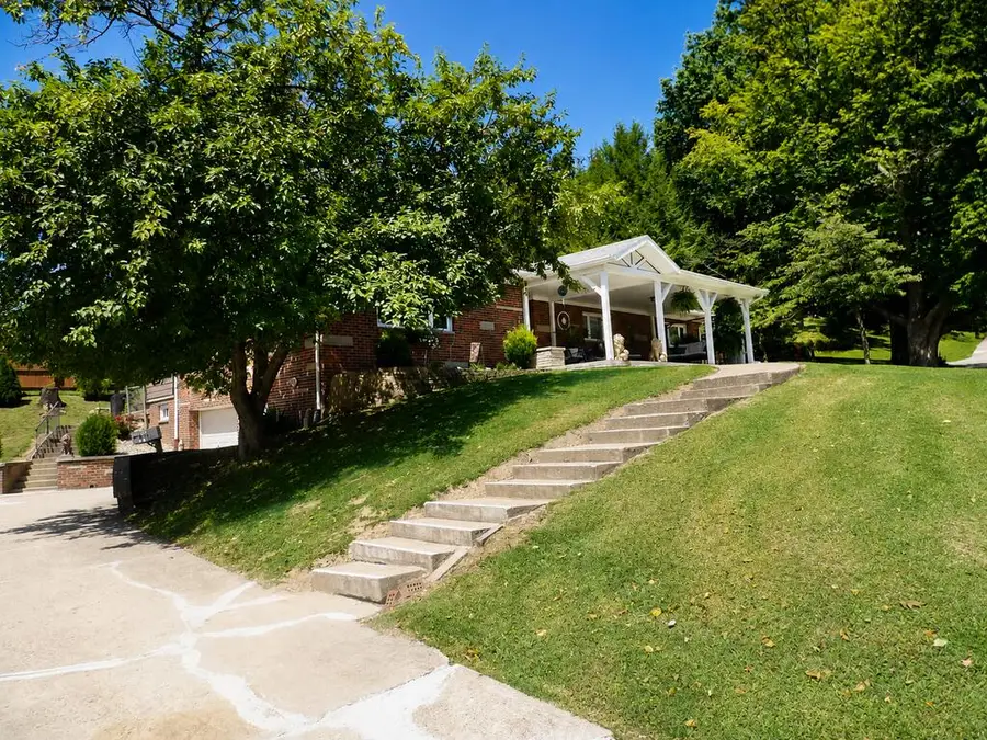3317 Westwood Dr, Portsmouth, OH 45662 - #3