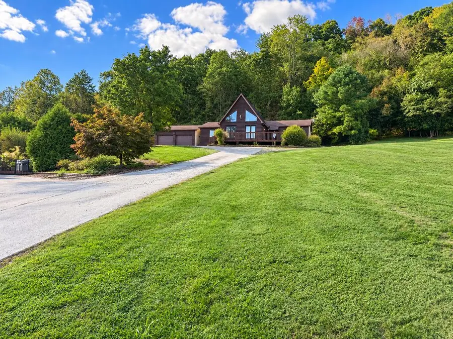 1121 Tenth St, West Portsmouth, OH 45663 - #2
