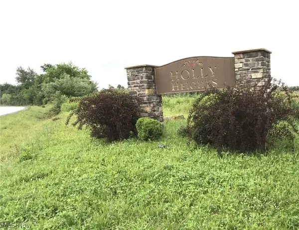 10884 Madlyn Ne Street, Bolivar, OH 44612