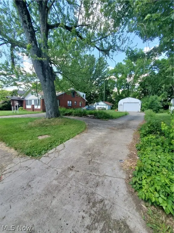 3114 Hillman Street, Youngstown, OH 44507 - Image #3