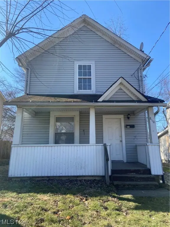 810 Amherst Street, Akron, OH 44311