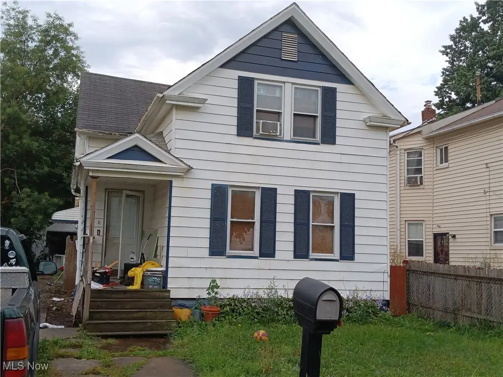 3527 Carlyle Avenue, Cleveland, OH 44109 - Image #1