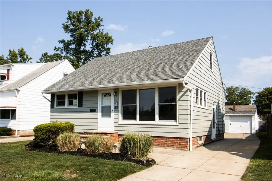 24791 Drakefield Avenue, Euclid, OH 44123 - #2
