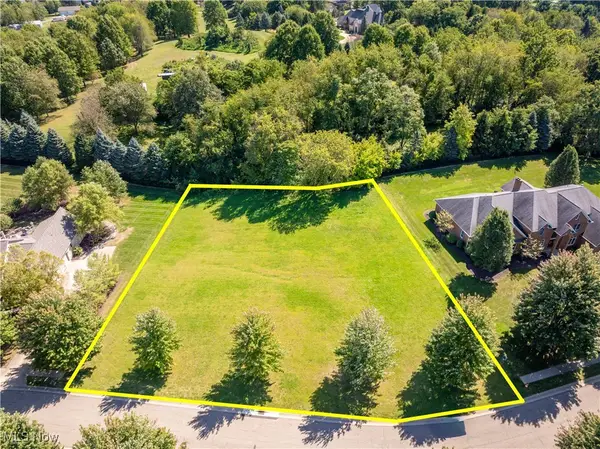 4826 Nobles Pond Nw Drive, Canton, OH 44718