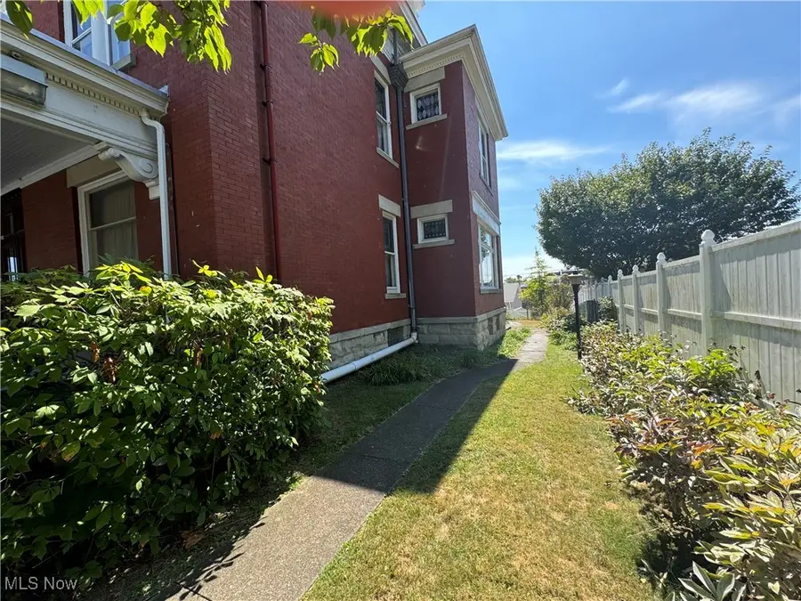 136 E Walnut Street, Barnesville, OH 43713 - Image #3