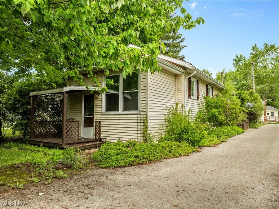 18061 Derr Avenue, Beloit, OH 44609 - Image #2