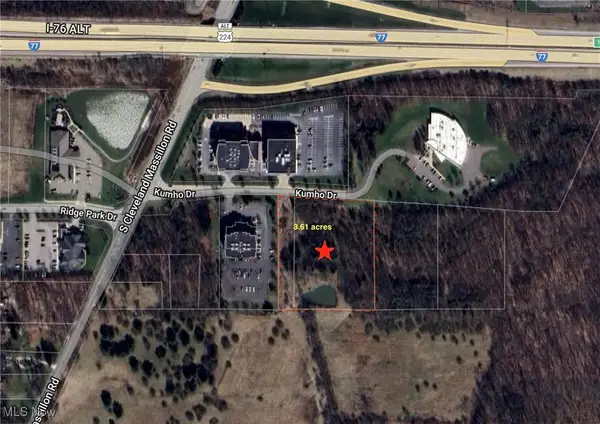 Kumho Drive, Fairlawn, OH 44333