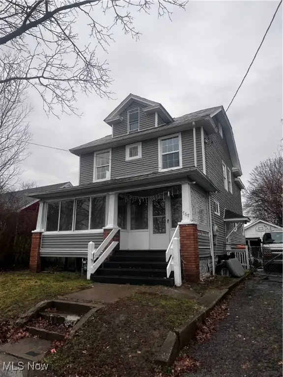 767 East Se Avenue, Warren, OH 44484