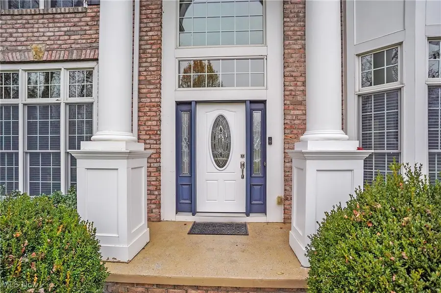 4025 Meadowvale Court, Bath Township, OH 44333 - Image #3