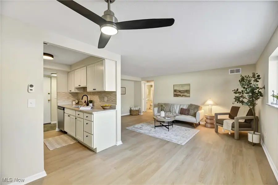 22081 River Oaks Drive #B1, Rocky River, OH 44116 - Image #3