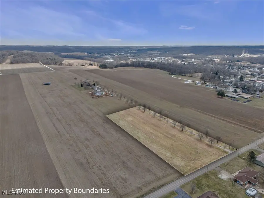 8038 Avalon Nw Road, Malvern, OH 44644 - Image #2