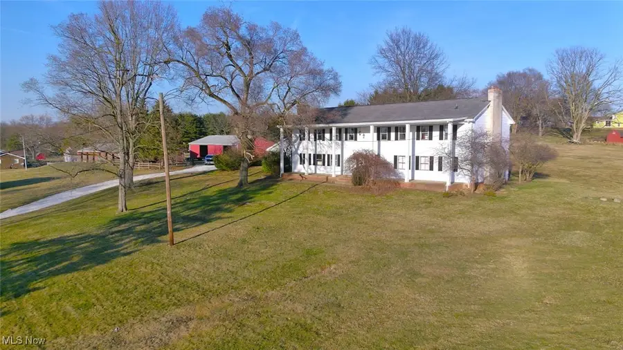 3390 Meese Ne Road, Louisville, OH 44641 - Image #2