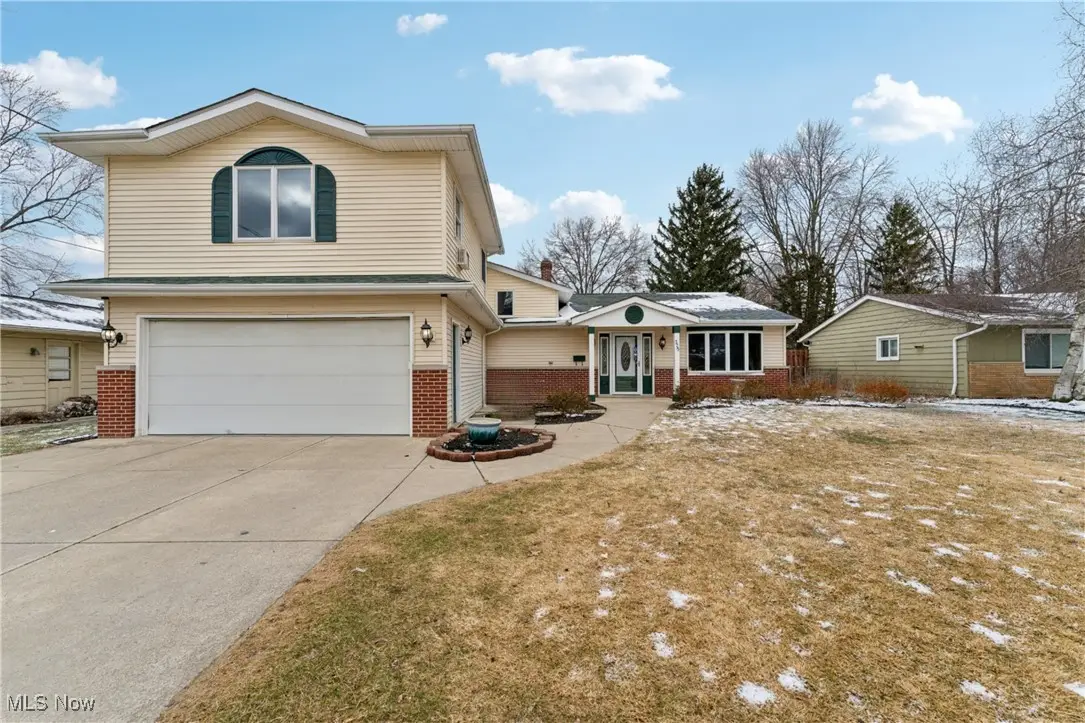 325 Robin Drive, Berea, OH 44017 - Image #1