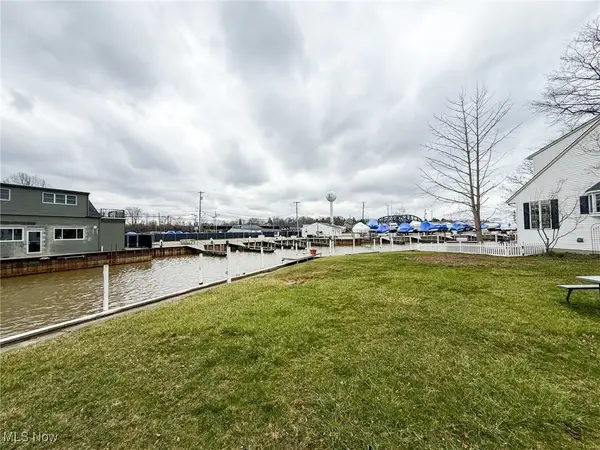 5015 Park Drive, Vermilion, OH 44089