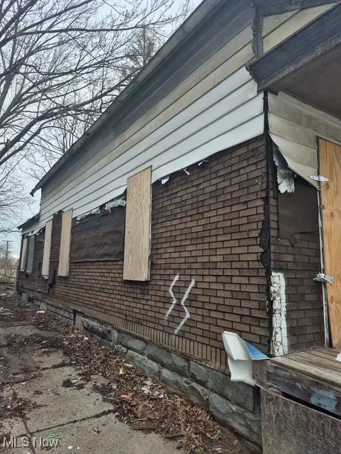 5827 Portage Avenue, Cleveland, OH 44127 - Image #2