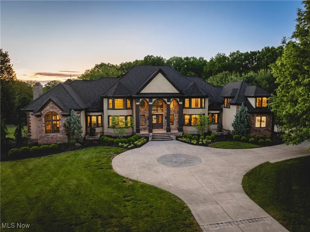 7237 Brycewood Nw Circle, North Canton, OH 44720 - Image #1