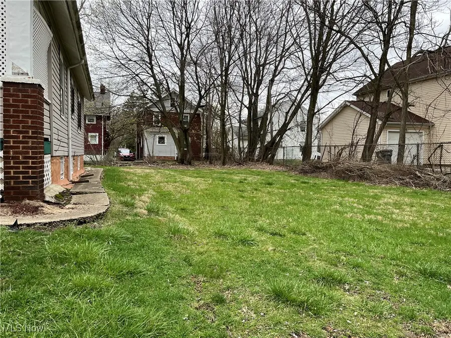 152 Regent Street, Youngstown, OH 44507 - #2