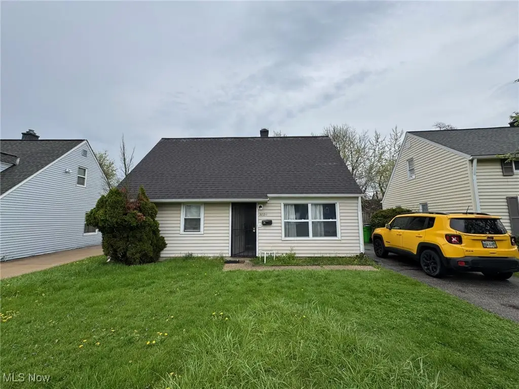 20211 Longbrook Road, Warrensville Heights, OH 44128 - Image #1