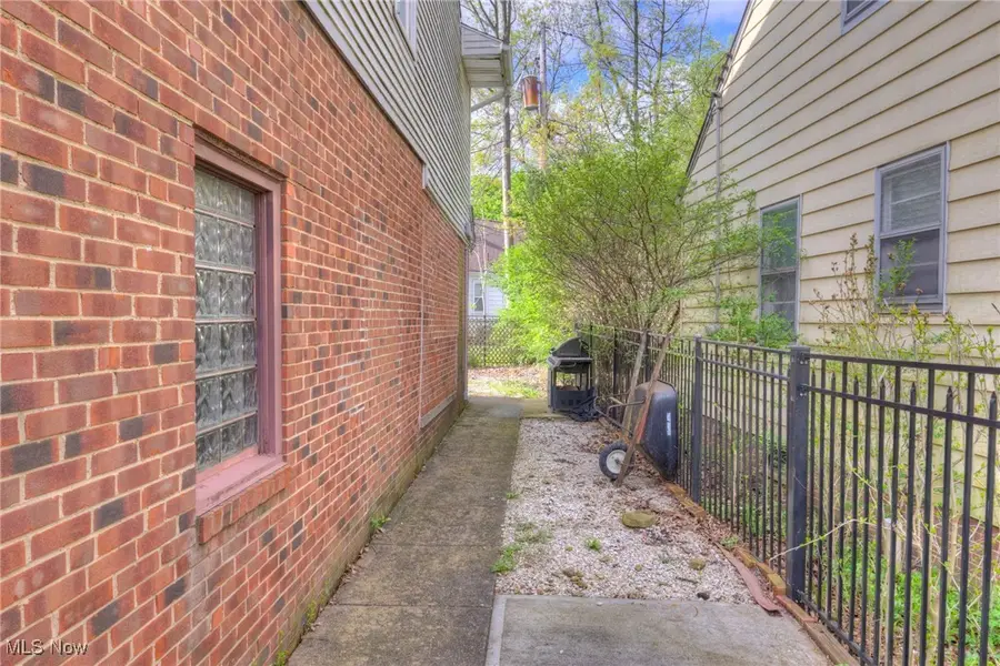 24118 E Baintree Road, Beachwood, OH 44122 - Image #3