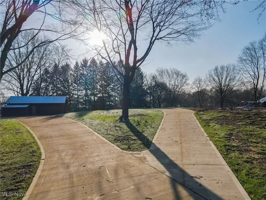 243 S Munroe Road, Tallmadge, OH 44278 - Image #2