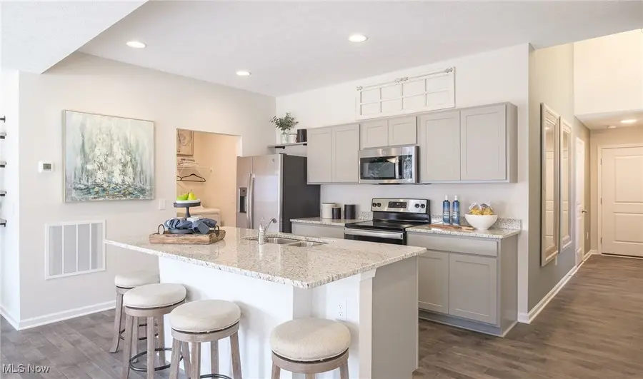 420 Honeycrisp Ne Drive, Louisville, OH 44641 - Image #2