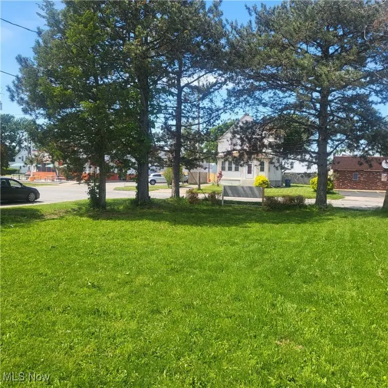 906 E Erie Avenue, Lorain, OH 44052 - Image #3