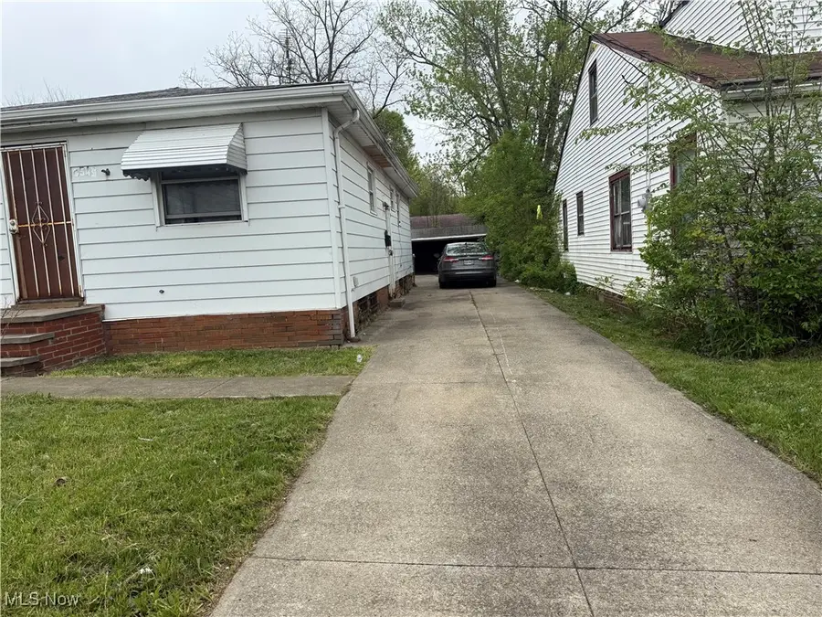 4549 Lee Road, Cleveland, OH 44128 - #2