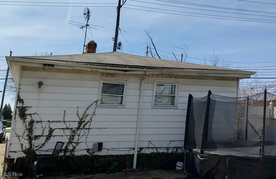 4549 Lee Road, Cleveland, OH 44128 - #3
