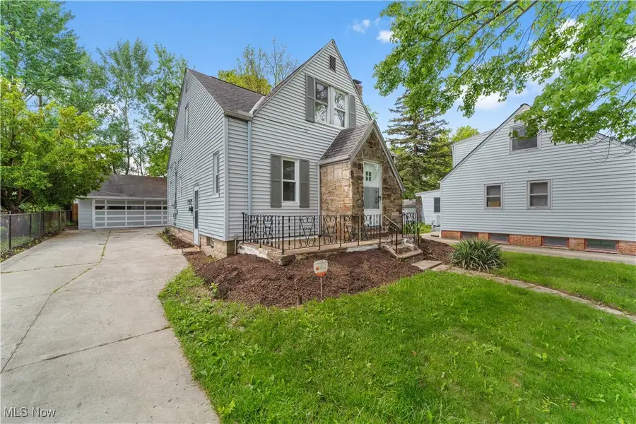 5688 Shawnee Drive, Lyndhurst, OH 44124 - Image #2