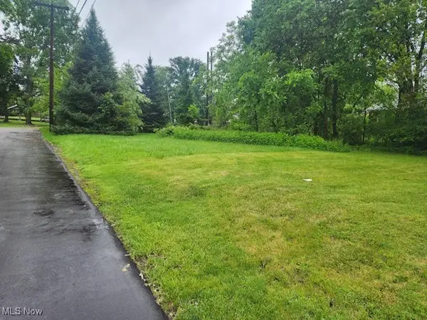 Wooster N Road, Barberton, OH 44203