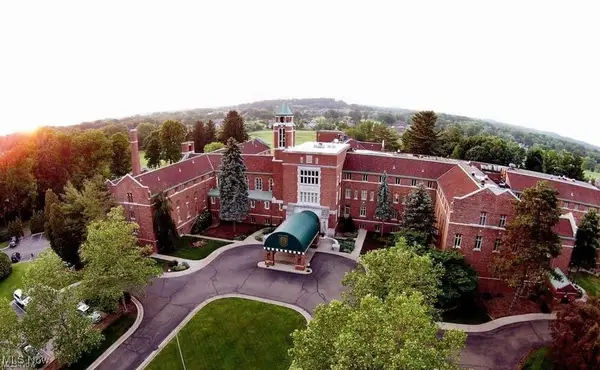 4191 Glenmoor Nw Road #3, Canton, OH 44718