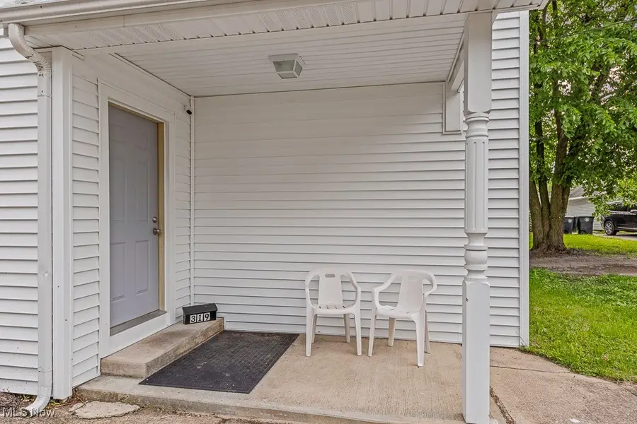 319 Sterling Court, Akron, OH 44304 - Image #3