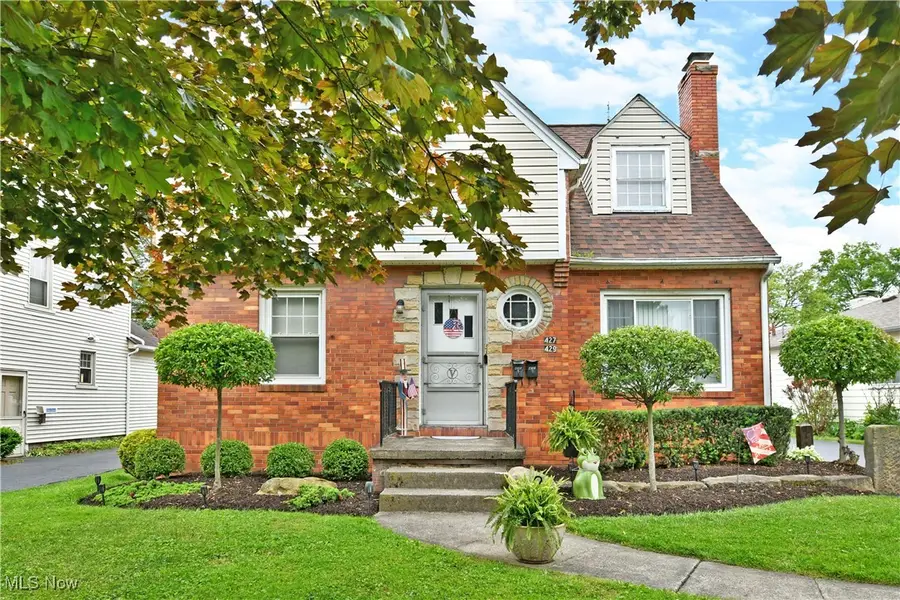 427 Butler Ne Road, Warren, OH 44483 - Image #2