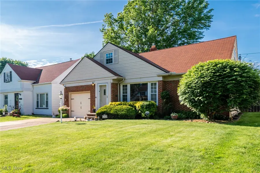 23903 E Baintree Road, Beachwood, OH 44122 - Image #2