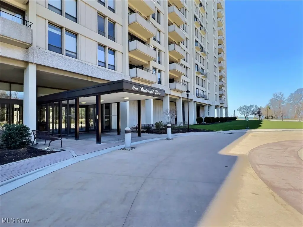 1 Bratenahl Place #1501, Bratenahl, OH 44108 - Image #1