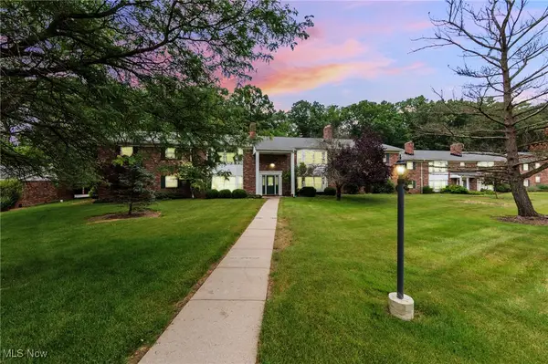 7030 Carriage Hill Drive #202, Brecksville, OH 44141