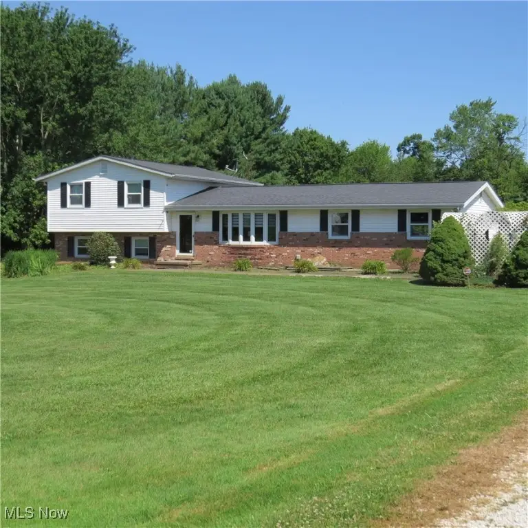 5109 Waynesburg Nw Road, Carrollton, OH 44615 - Image #1