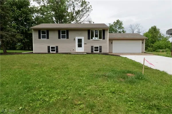1273 Spruce Tree Lane, Amherst, OH 44001