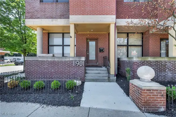 11901 Detroit Avenue, Lakewood, OH 44107