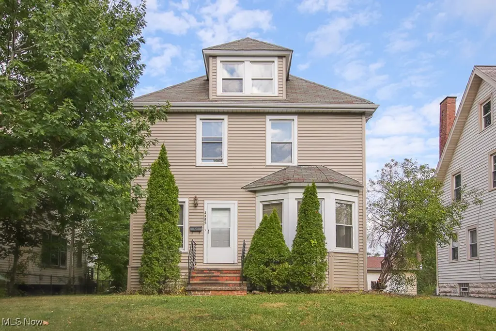 3195 Whitethorn Road, Cleveland Heights, OH 44118 - Image #1